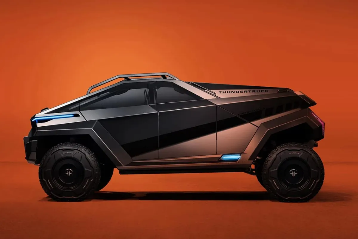 سيارة رعد الكهربائية الجبارة