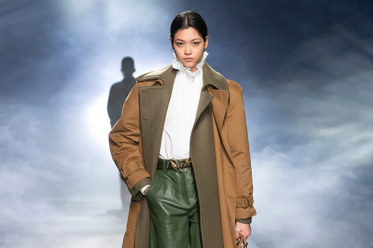 معطف طويل باللون الهافان من ألبيرتا فيرتي Alberta Ferretti 