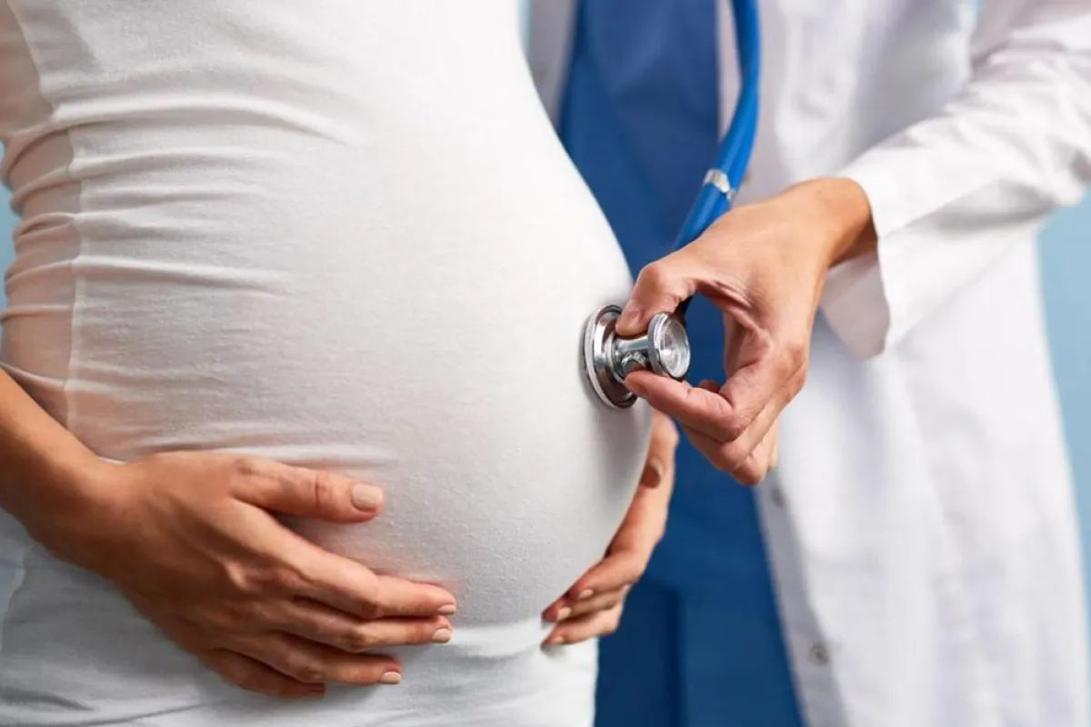 أسباب وعلاج الوزن المنخفض والزائد للأطفال حديثي الولادة