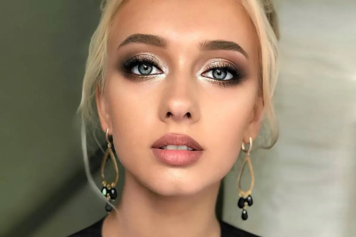 مكياج رومانسي لعروس صيف 2022