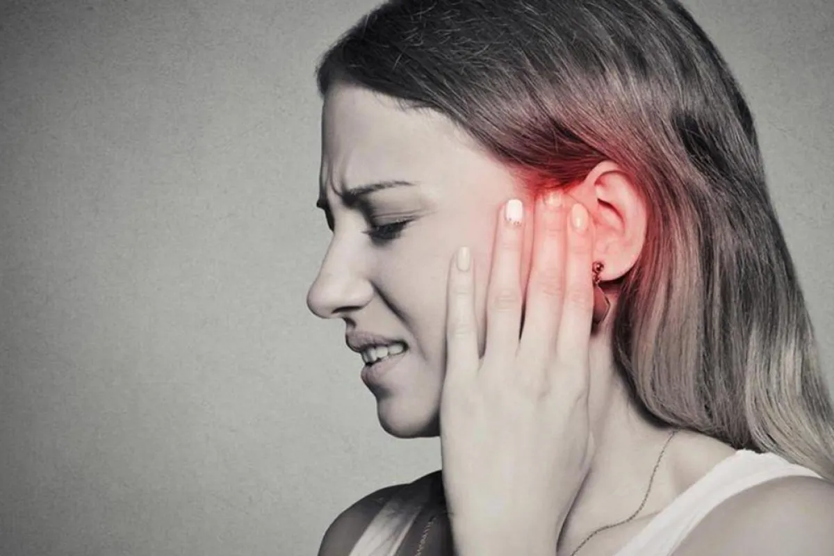 أعراض التهابات الأذن  الوسطى أثناء الحمل وأسباب الإصابة بها وطرق العلاج