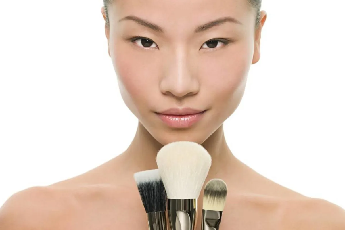 5 أسباب توضح أهمية تنظيف فرش المكياج‎‎