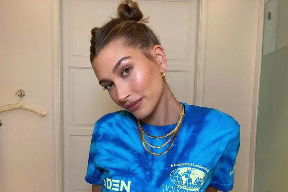 تسريحة الكعكة العالية المزدوجة