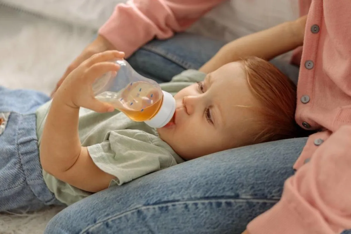 تقديم الأعشاب لتهدئة الرضيع