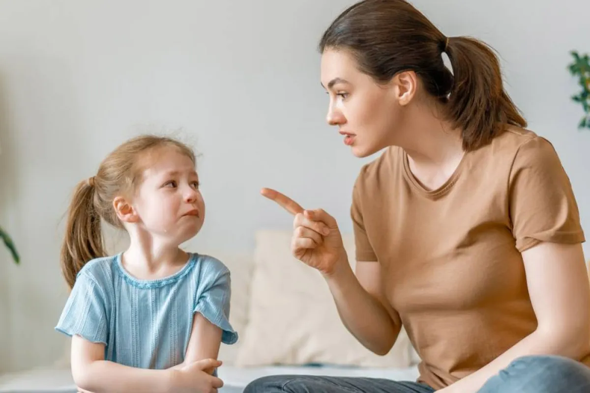 أضرار ضرب الطفل في عمر السنتين