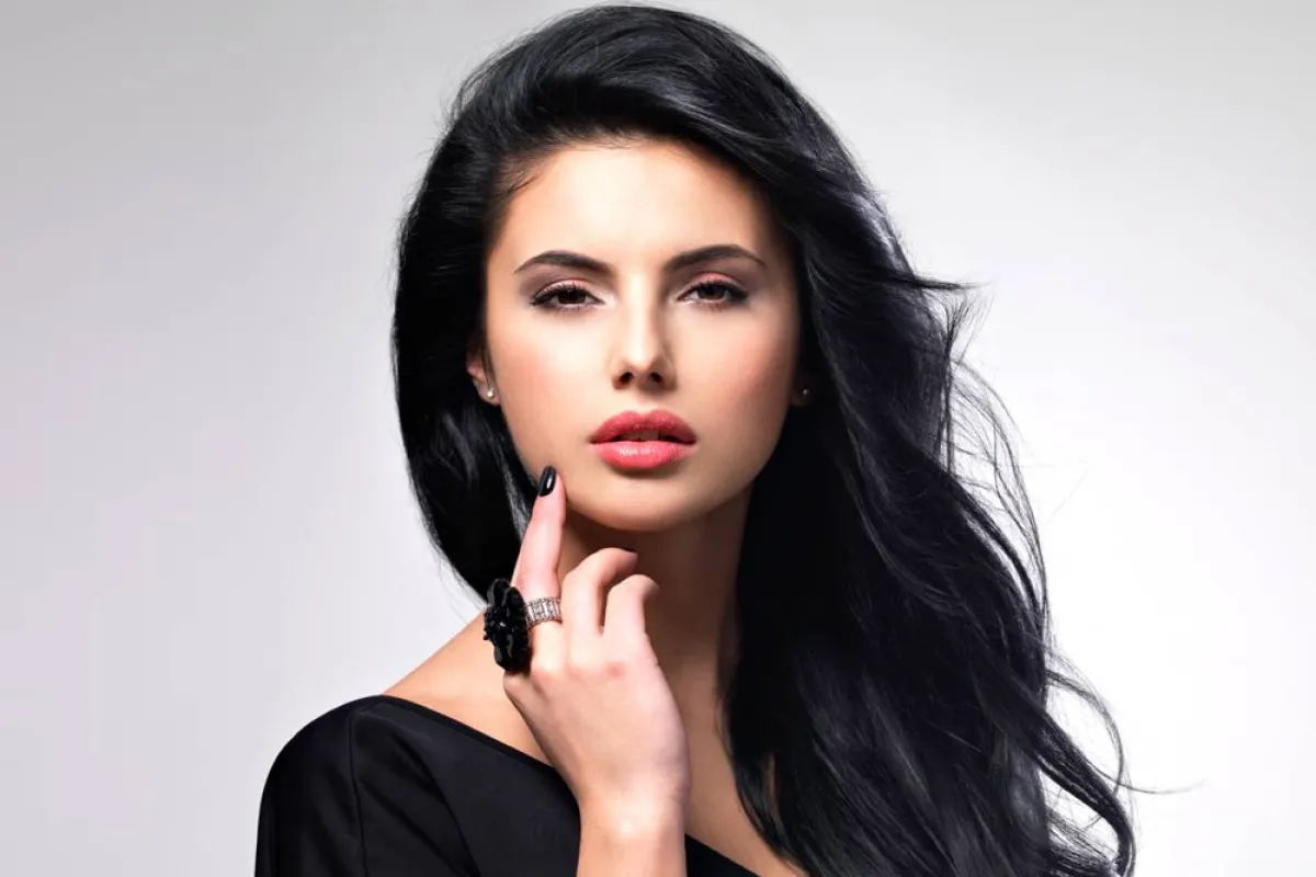 صبغ الشعر باللون الأسود بالمكونات الطبيعية