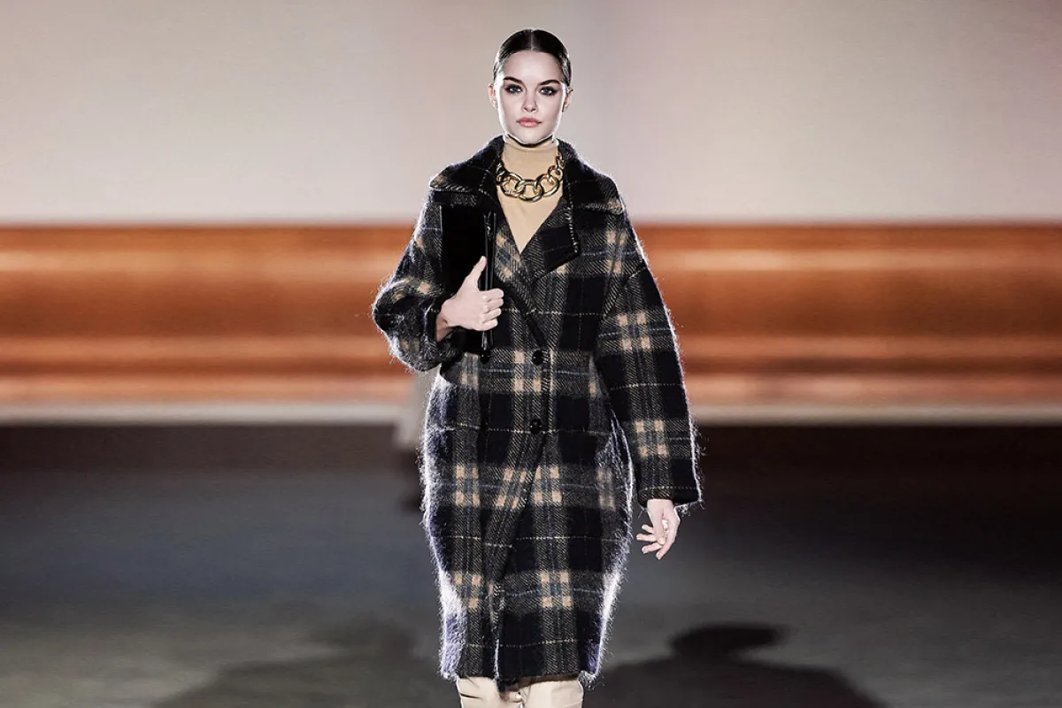 معطف كارو طويل من إليزابيتا فرانكي Elisabetta Franchi  