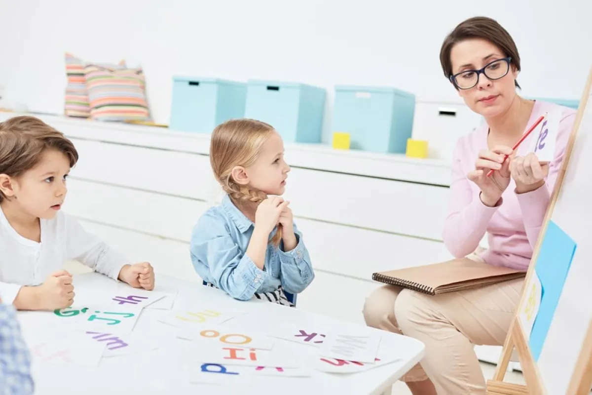 أسباب تأخر الكلام عند الأطفال