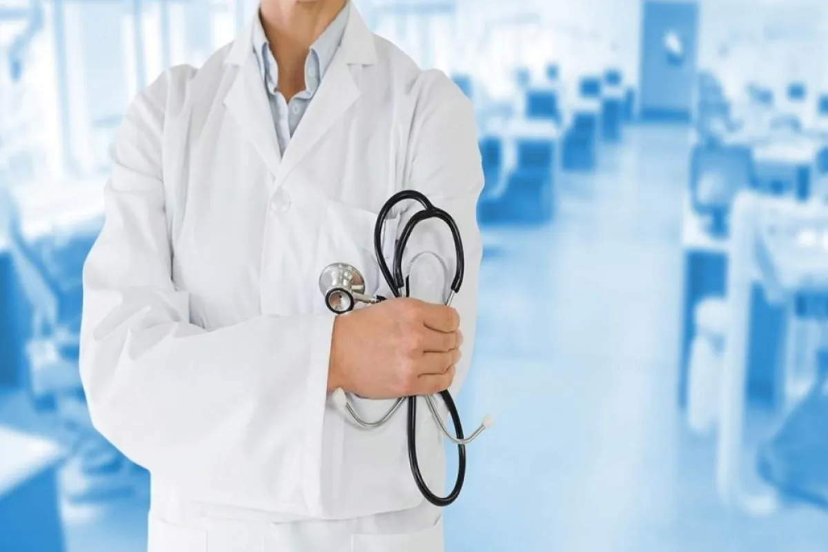 متلازمة تكيس المبايض عند المراهقات: الأسباب والأعراض والنظام الغذائي