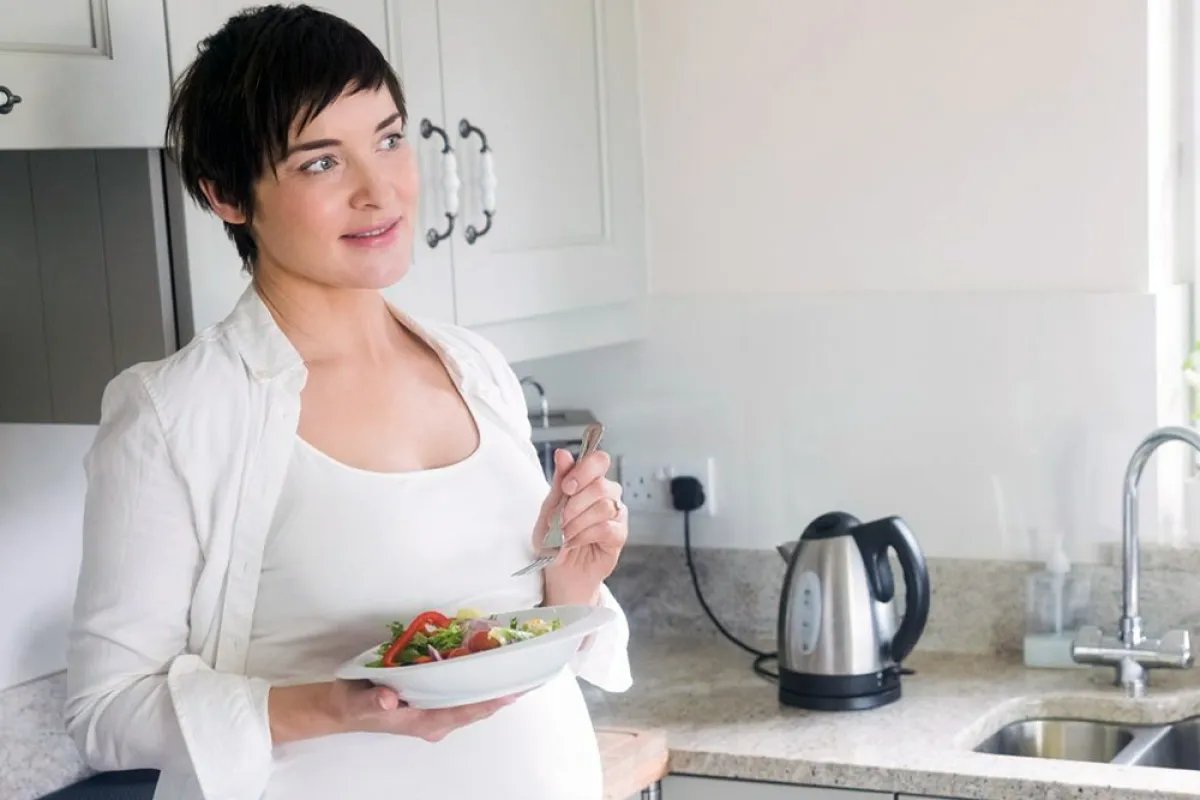 الحامل وتناول التونة