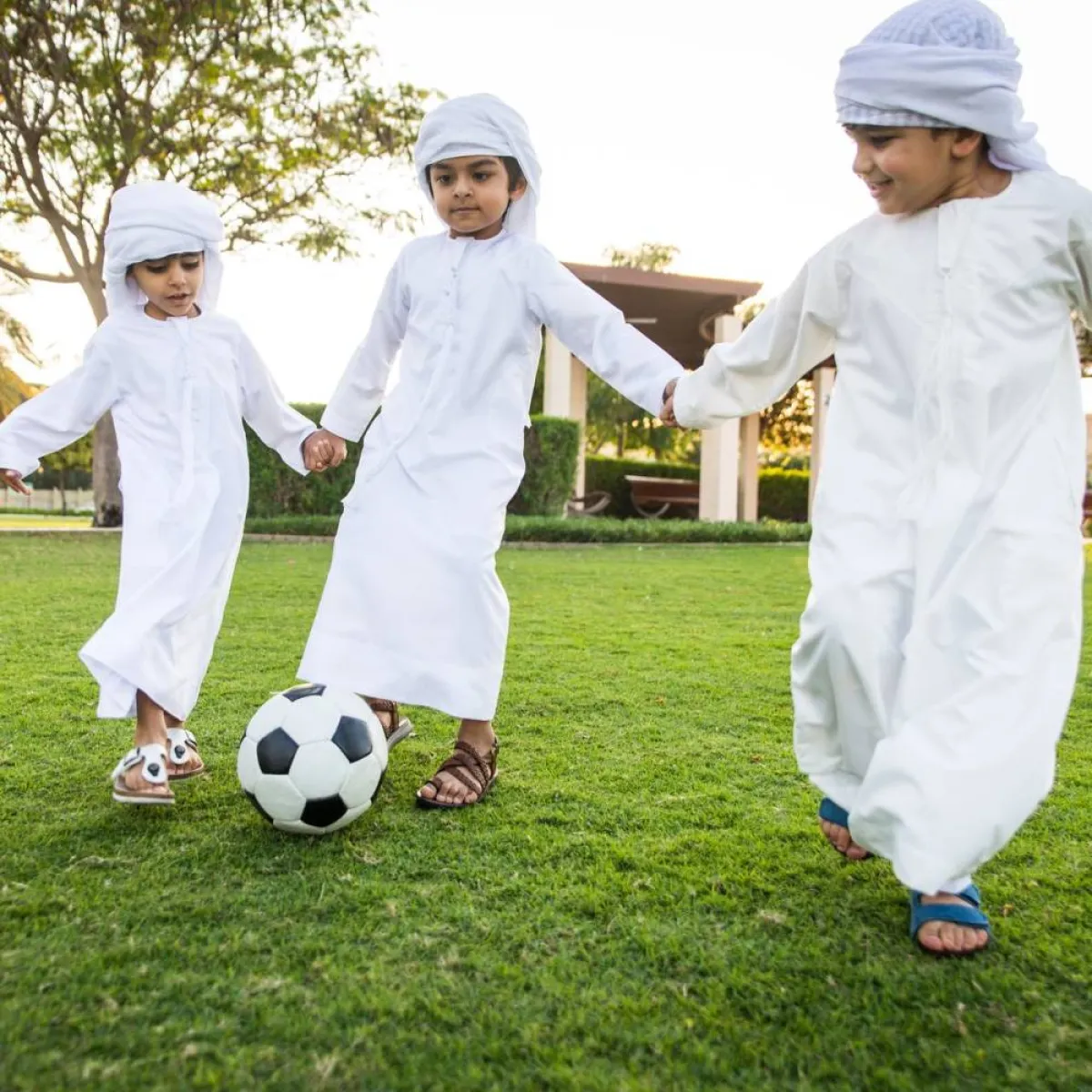 صورة لأطفال يلعبون