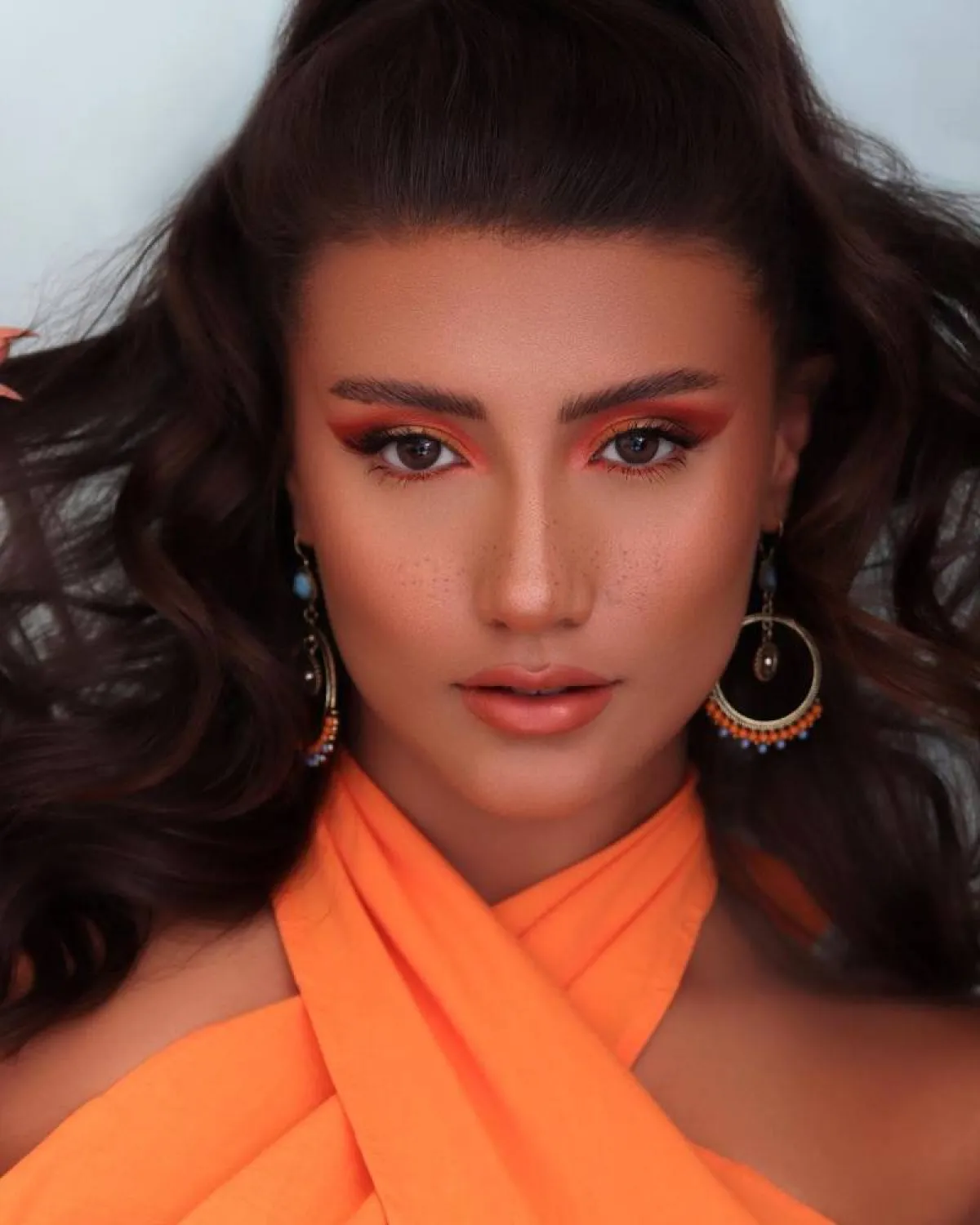 مكياج عيون ملون ملائم للبشرة السمراء