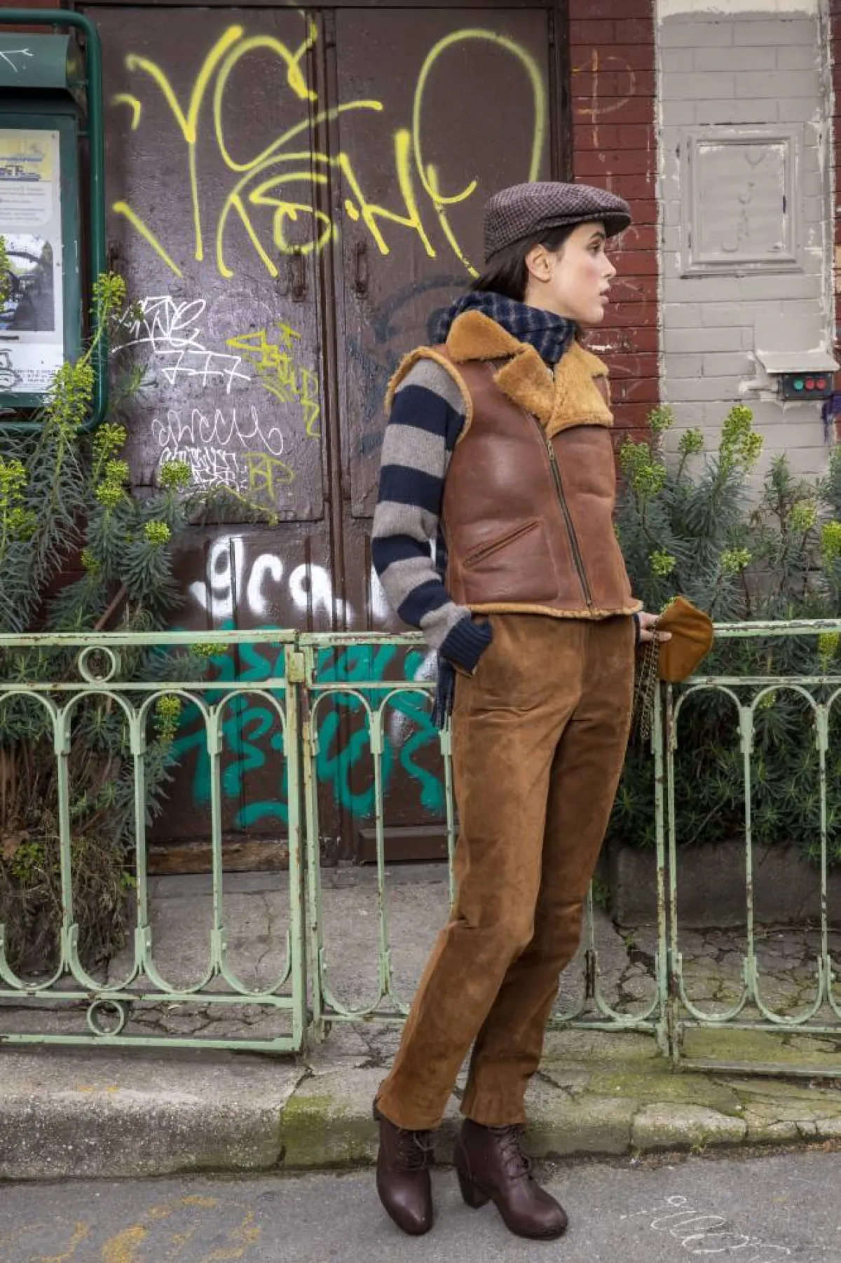 سروال باللون الهافان من Agnes B  