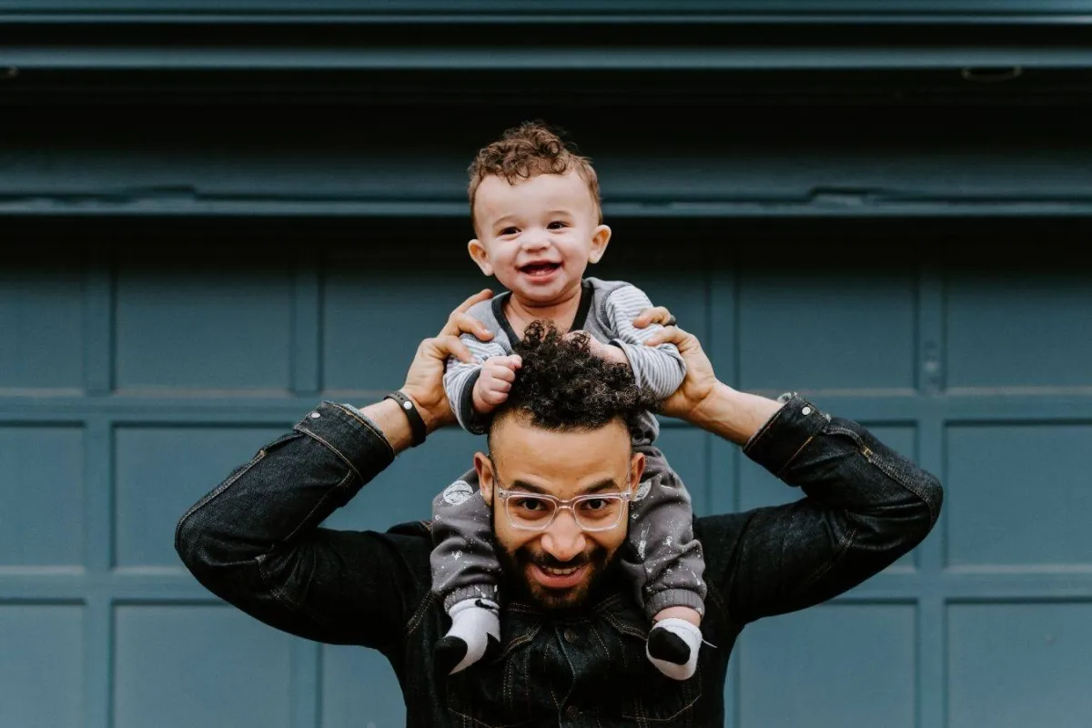 دور الأب في حياة الأبناء