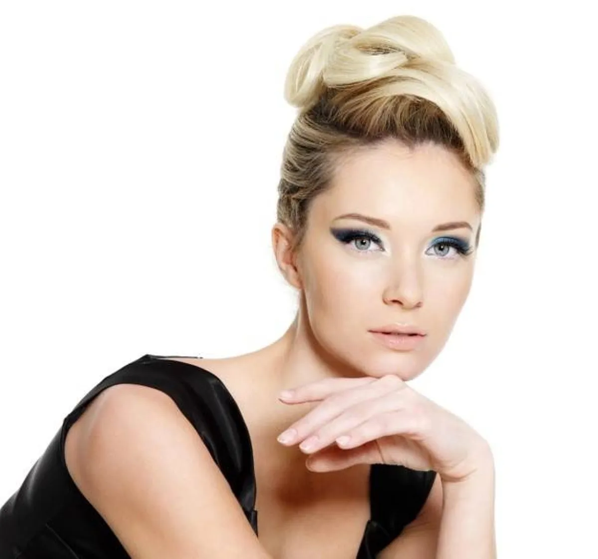 كيفية رسم الأيلاينر العريض