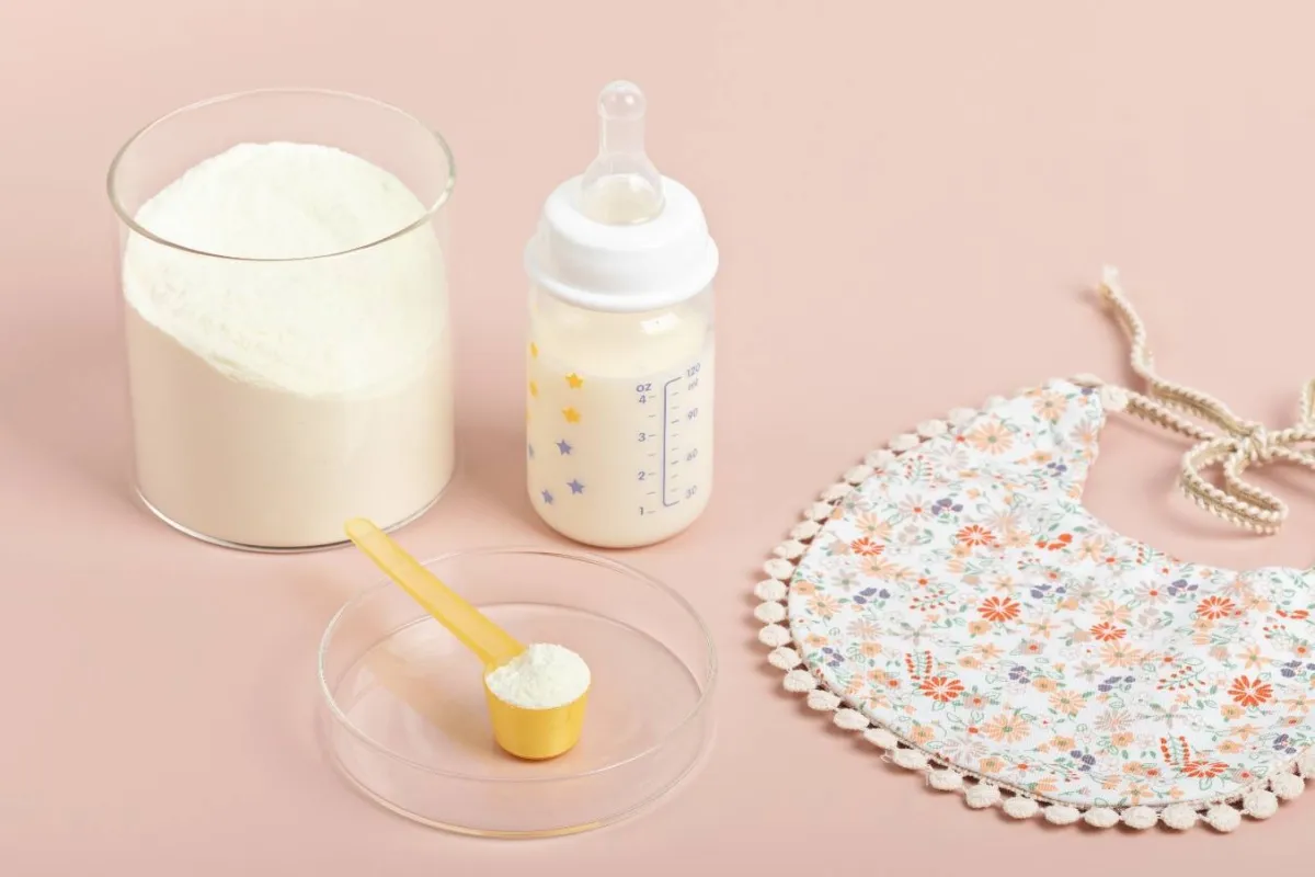 صورة لتغيير نوع الحليب الصناعي للرضيع