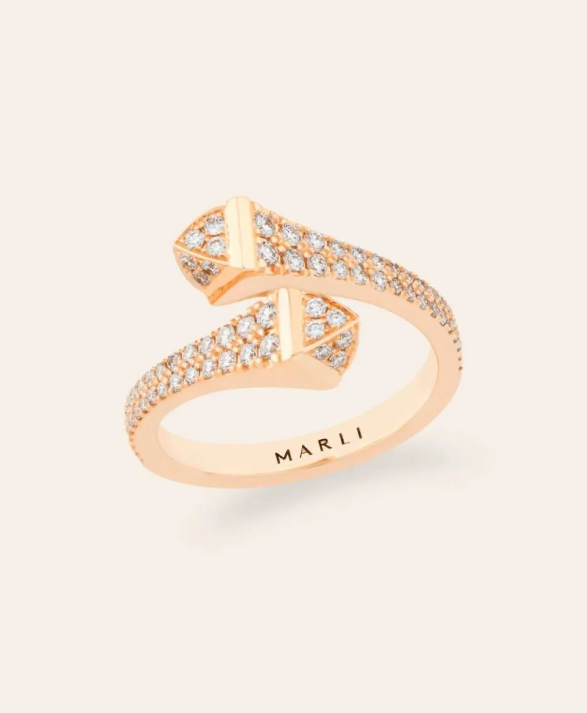 خاتم  مفتوح من الذهب الأصفر مرصع بالألماس مقدم من مارلي نيويوروك  Marlinewyork