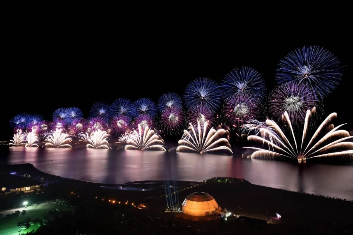 عروض الألعاب النارية في رأس الخيمة - الصورة من وام