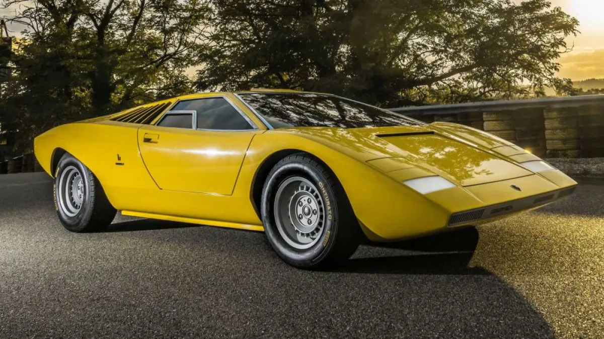 لامبورغيني تطلق نسخة جديدة من Countach احتفالا بالذكرى الخمسين لها