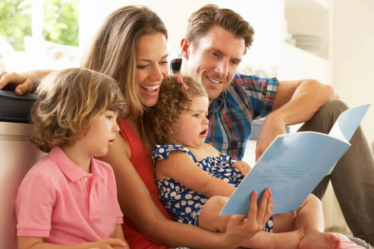 صورة لأسرة سعيدة