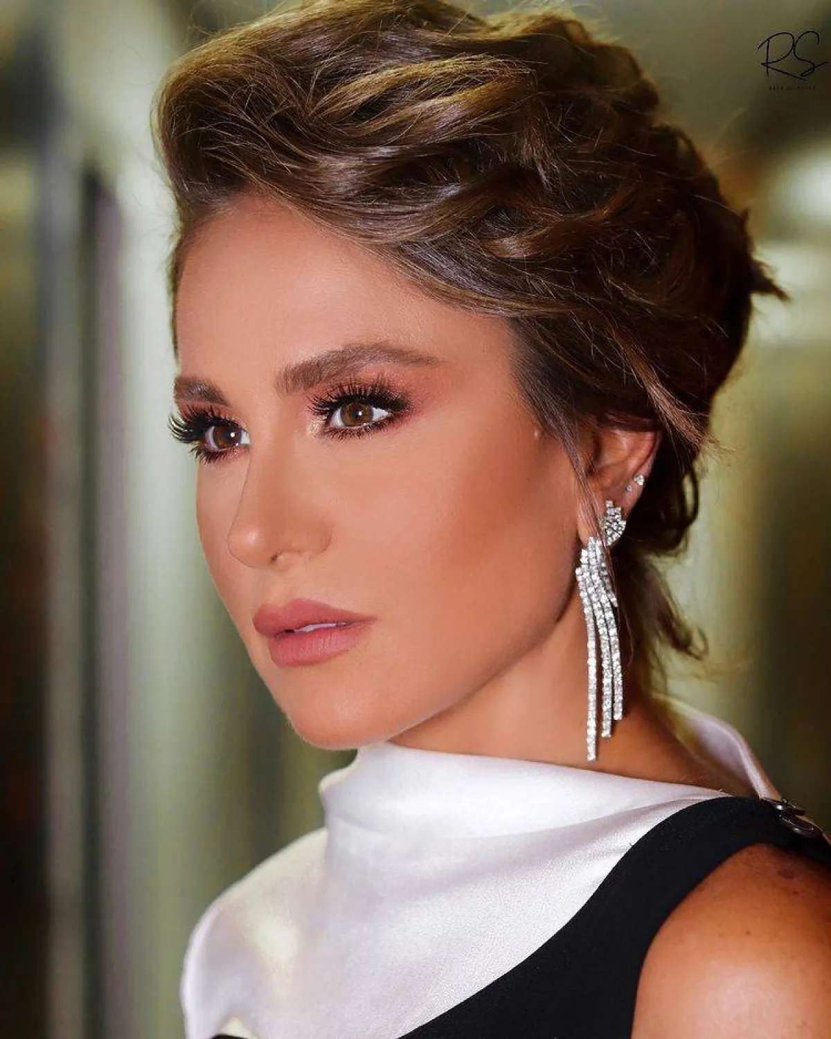 أقراط ديمة قندلفت من Yasser Younes Jewellery-الصورة من حسابها على انستغرام