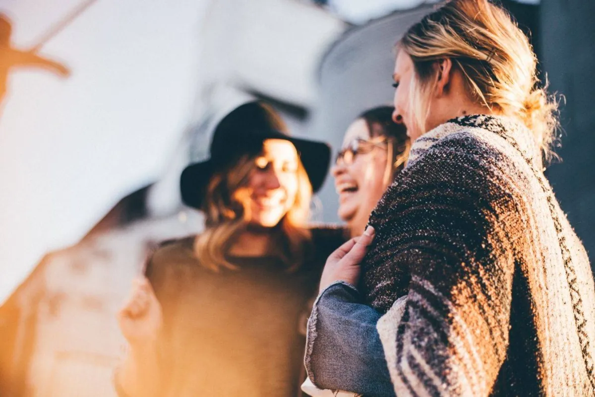 بناء علاقات اجتماعية