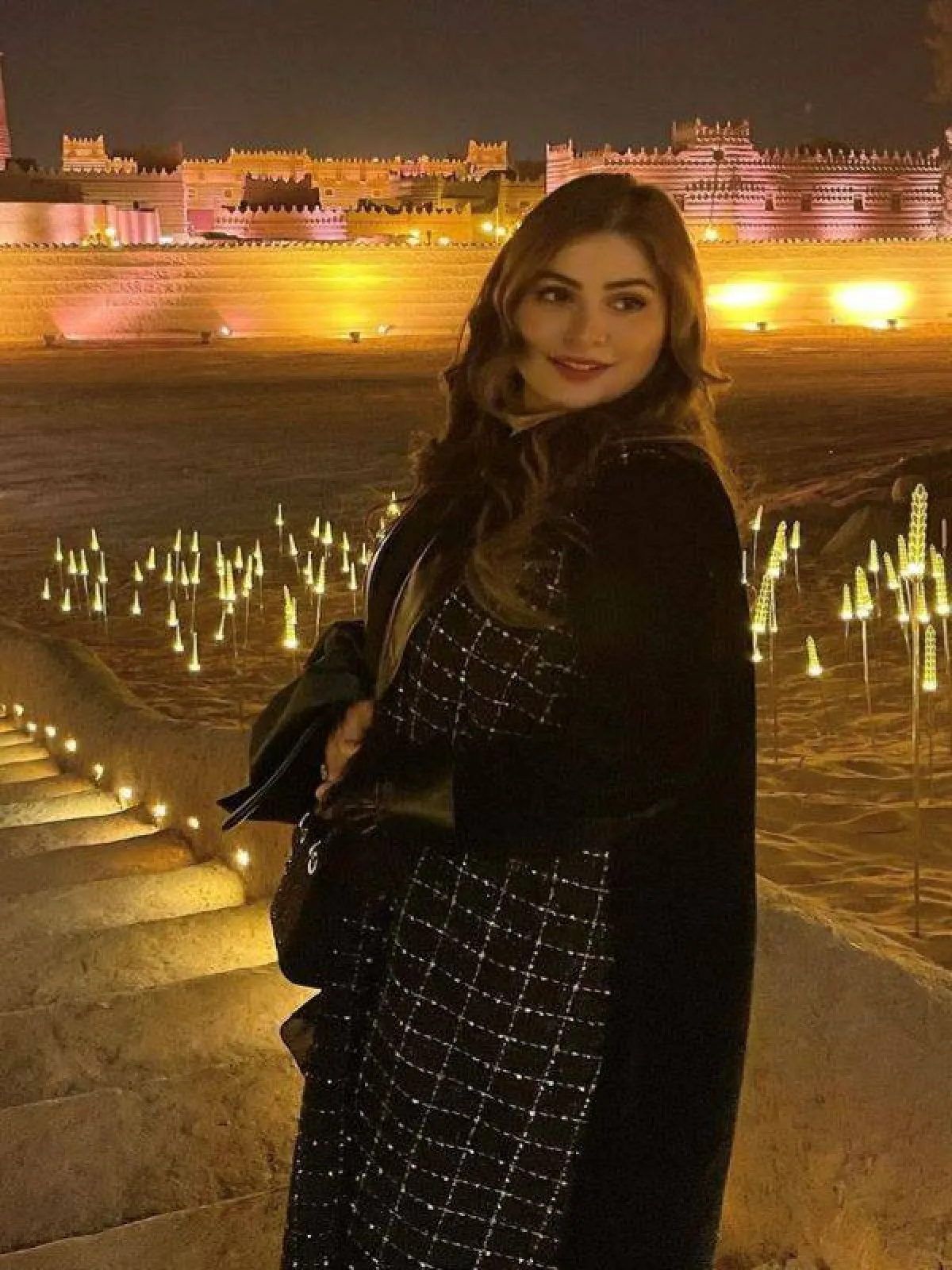 عباية حيادية الالوان