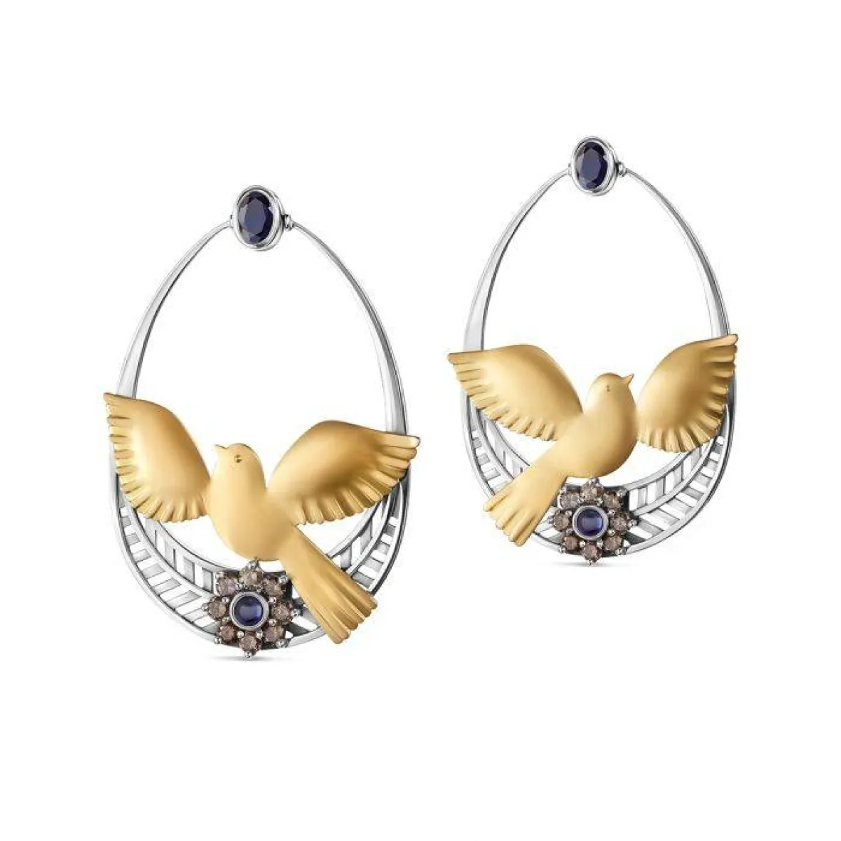 أقراط ذهب على شكل طيور من عزة فهمي