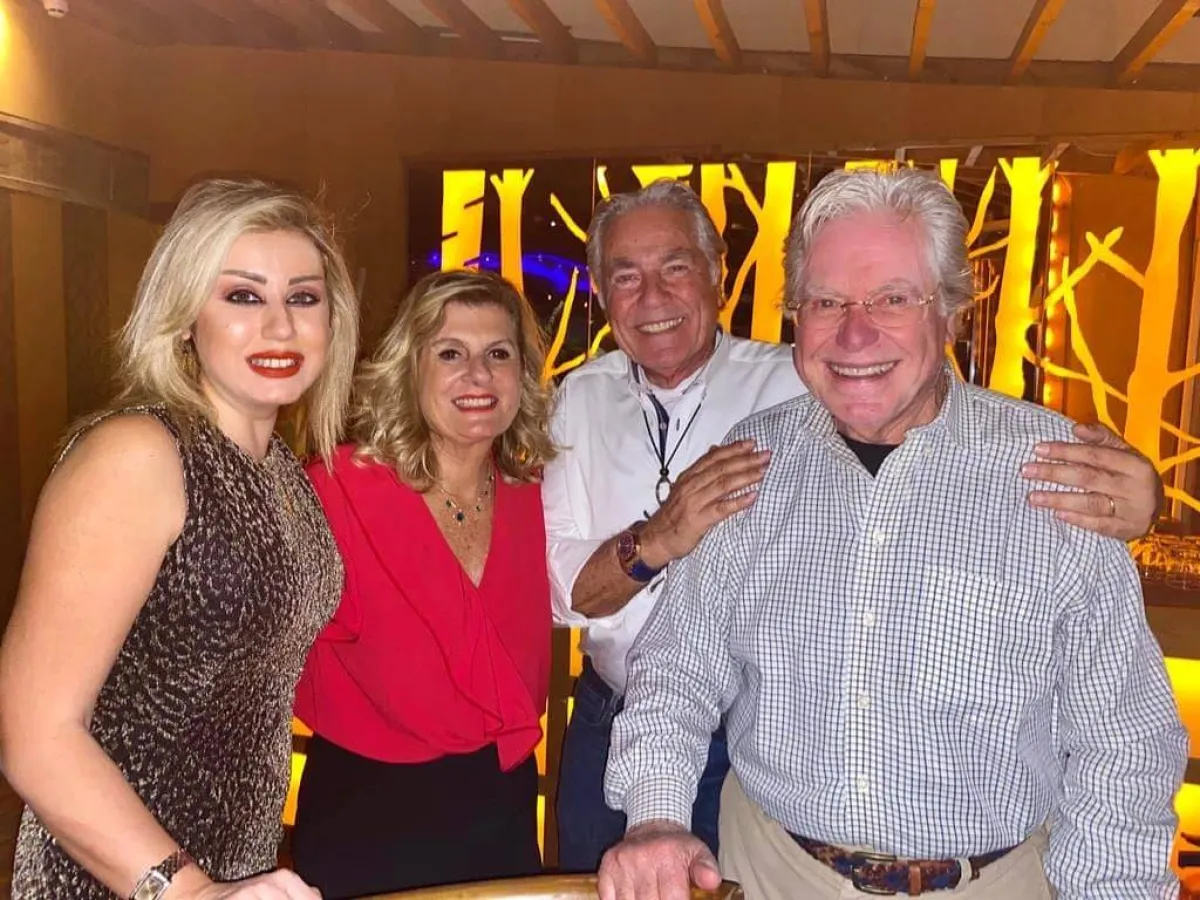 حسين فهمي وشقيقه مصطفى فهمي وطليقته فاتن موسى - الصورة من حساب الإعلامية فاتن موسى على انستغرام