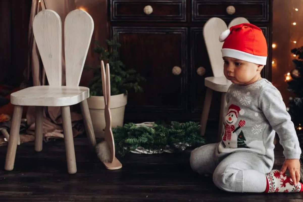 أضرار جلوس الطفل على شكل حرف «w»