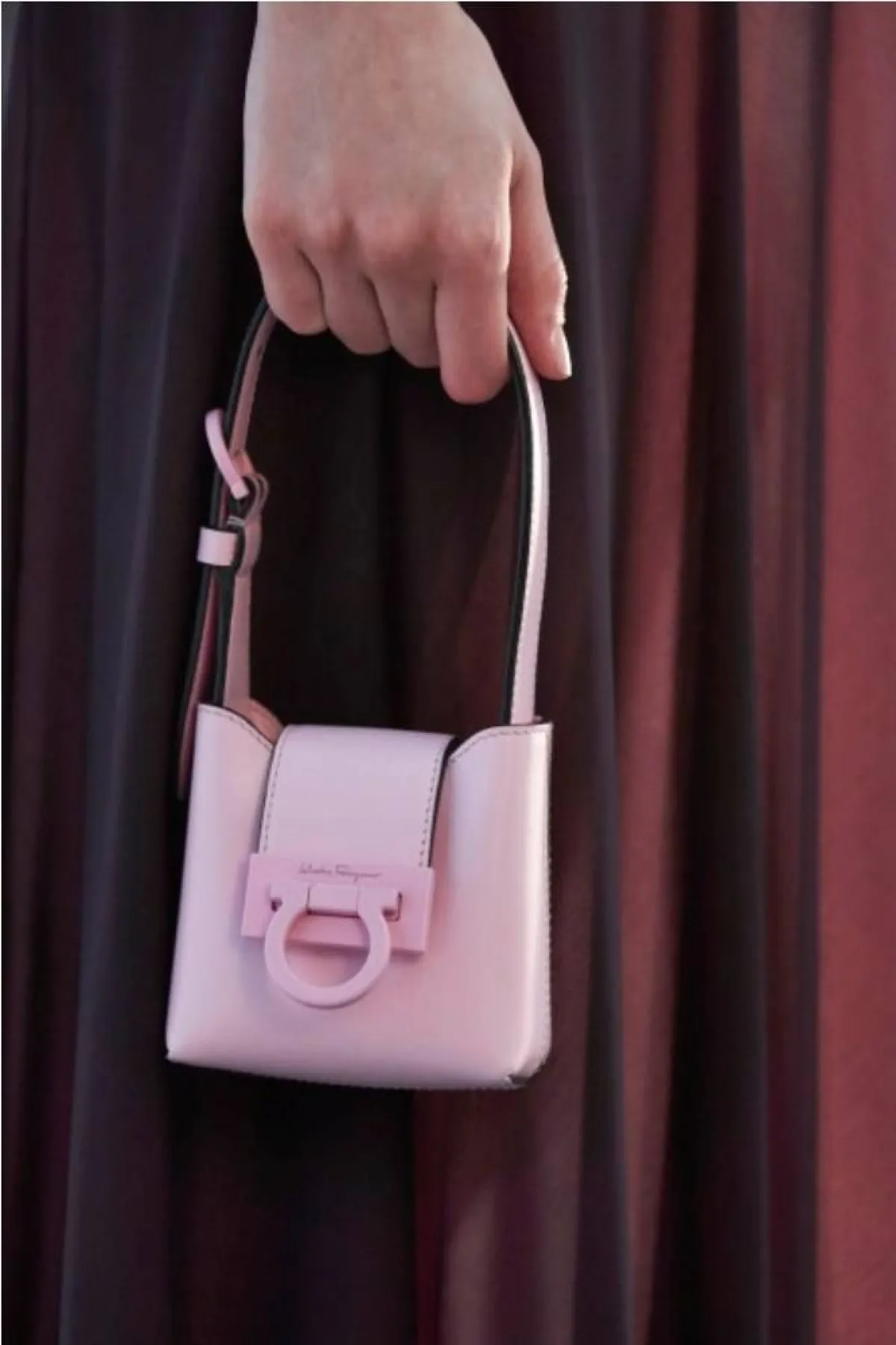 إختاري أفخم حقائب اليد من سلفاتوري فيراغامو  Salvatore Ferragamo