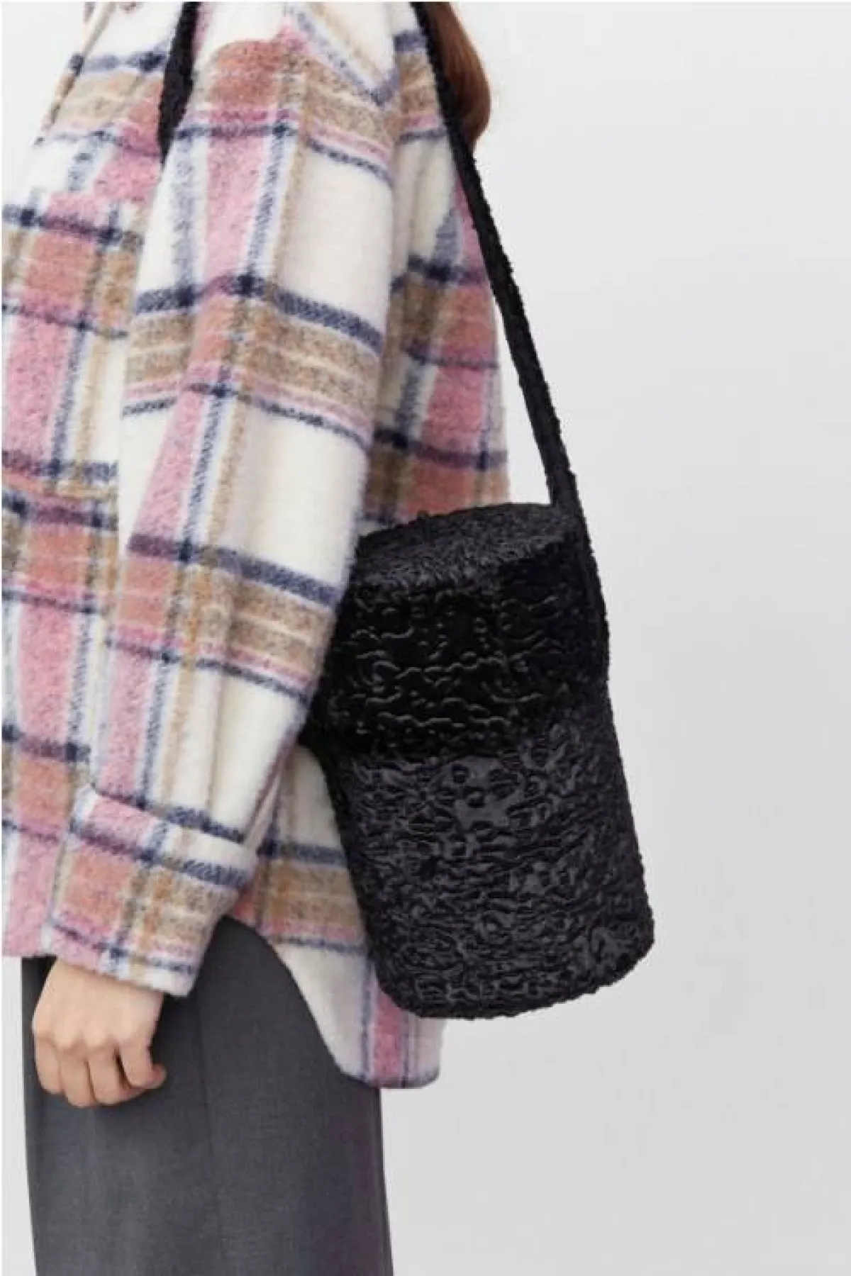 حقيبة الدلو باللون الأسود من فلابر  Flapper