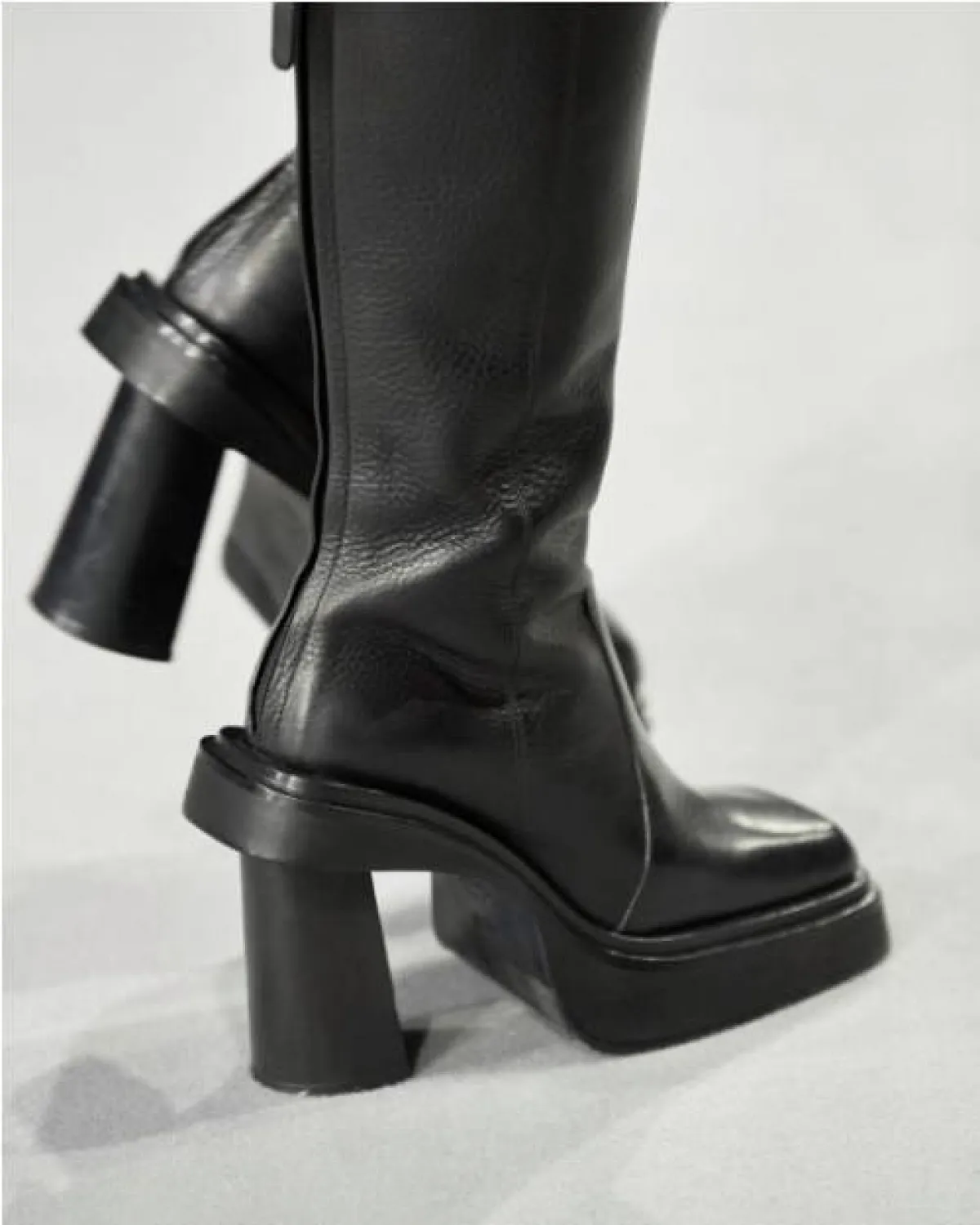 بوت ضخم من أمي ألكساندر ماتيوسي  Ami Alexandre Mattiussi