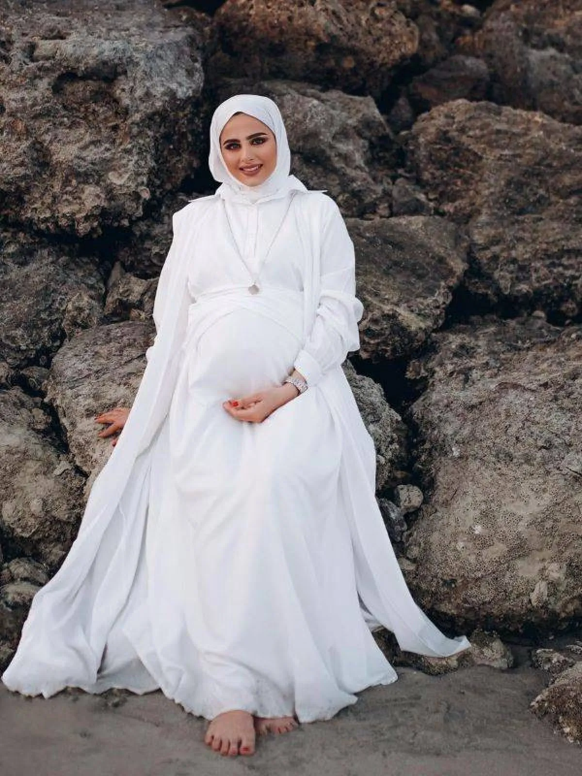 اسرار لسعيد باطلالة مونكروم