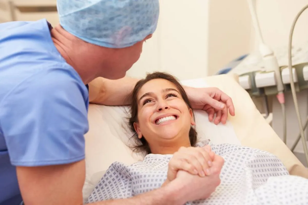 صورة لسيدة تستعد للتلقيح الصناعي