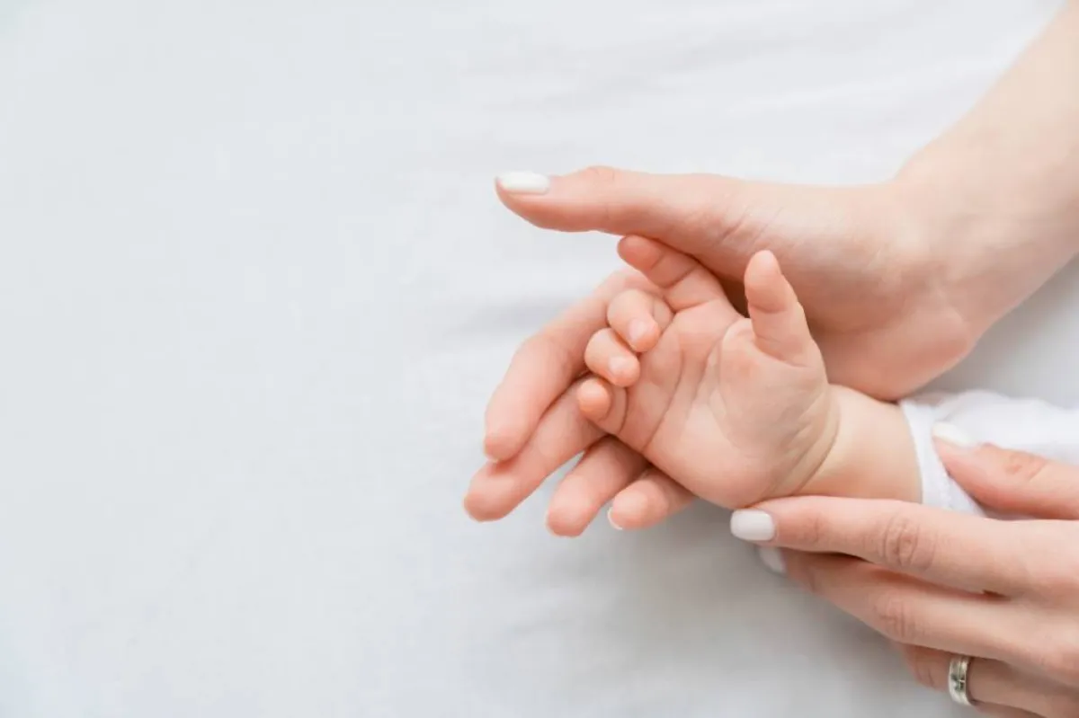 صورة تعبر عن حلم الأمومة