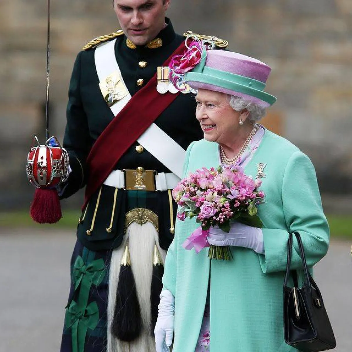 الملكة إليزابيث تحتفل بمرور 70 عاماً على توليها العرش- الصورة من حساب The Royal Family على إنستغرام