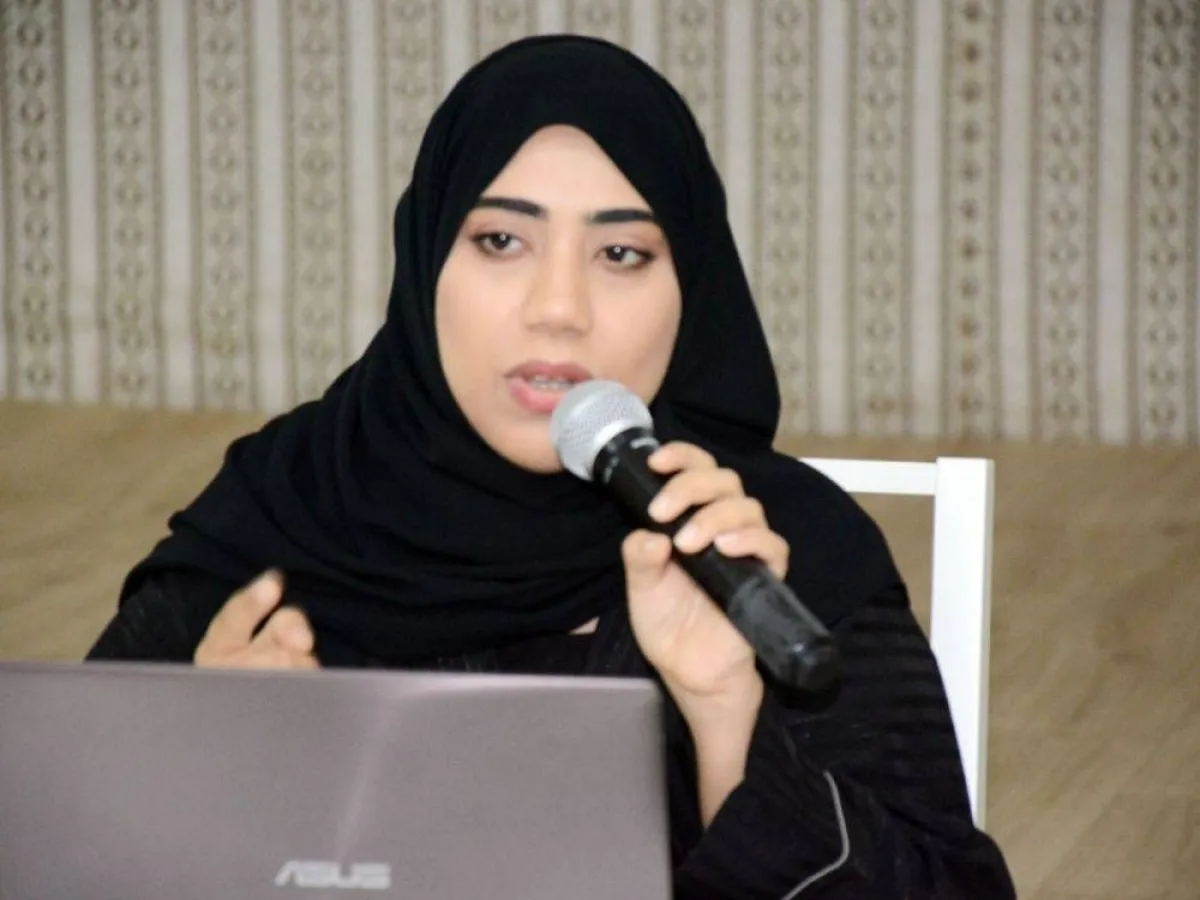 الفنانة التشكيلية السعودية زينب أبو حسين