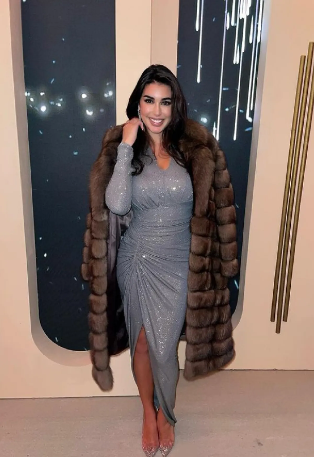 ياسمين صبري ترتدي الفرو 