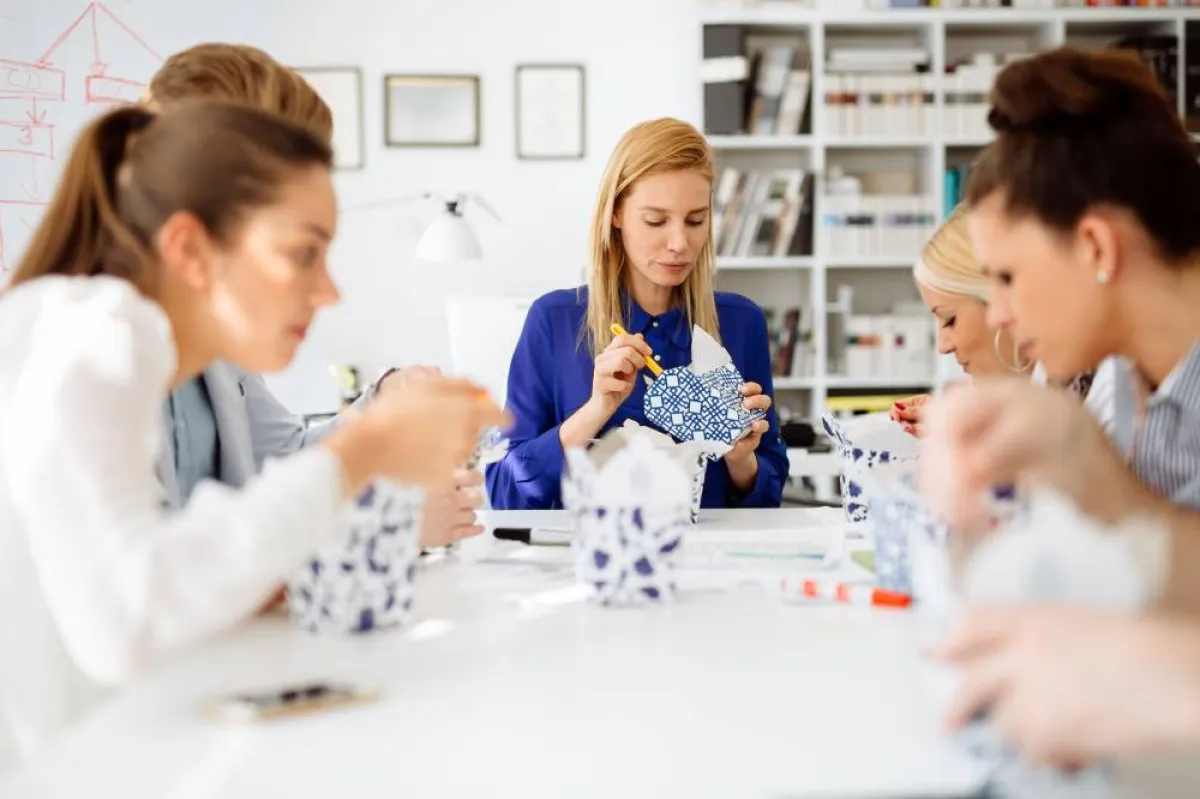 تقديم الطعام في مكان العمل