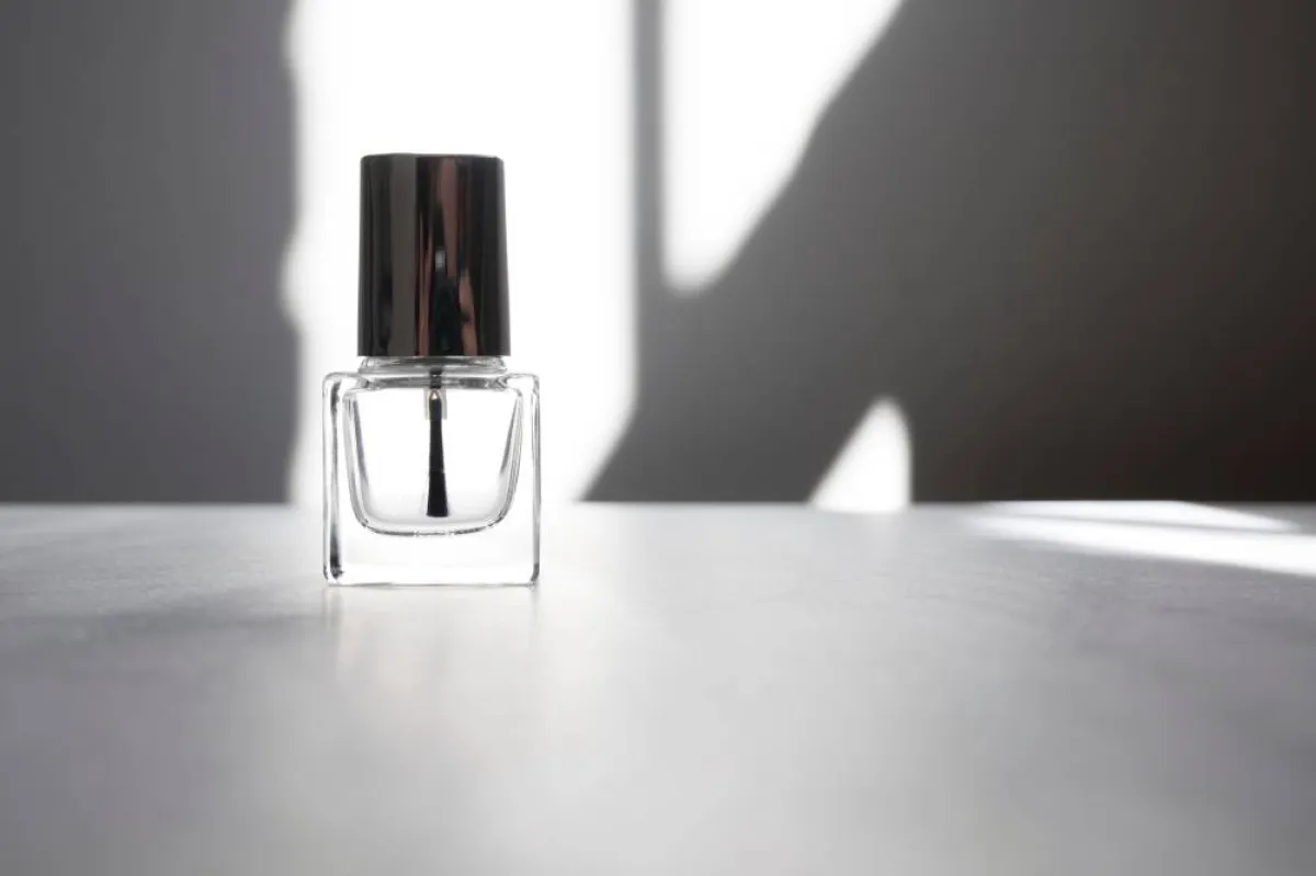 مزيل طلاء الأظافر (الأسيتون)