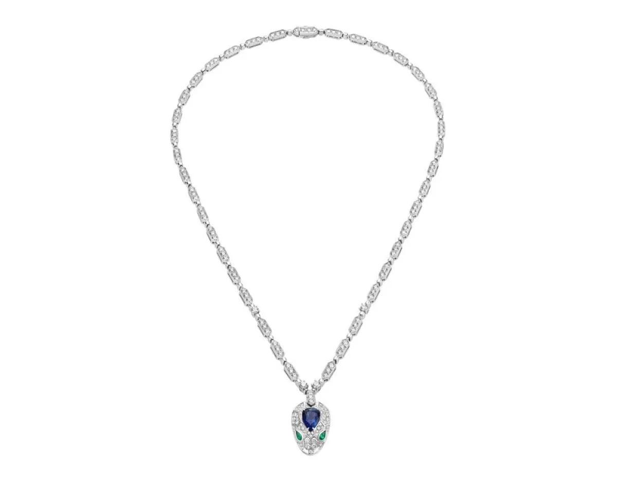 قلادة مرصعة بالياقوت الأزرق من بلغاري