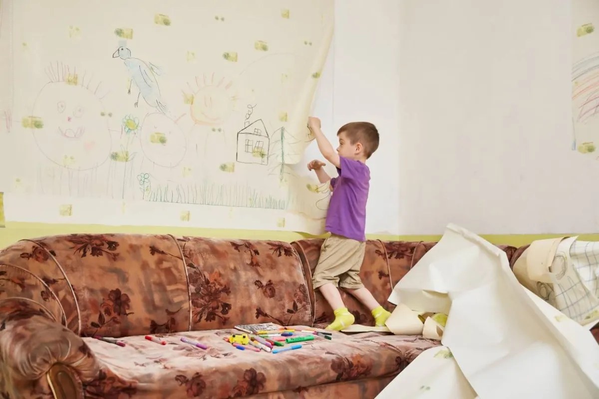 صورة لطفل يعاني من اضطراب عقلي سلوكي