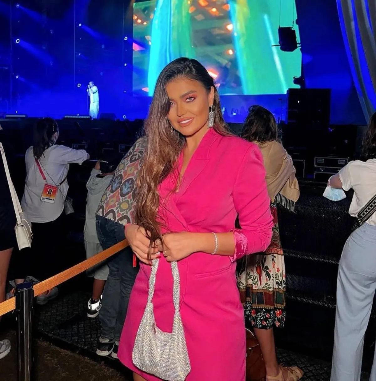 أقراط لين أبوشعر-الصورة من حسابها على انستغرام