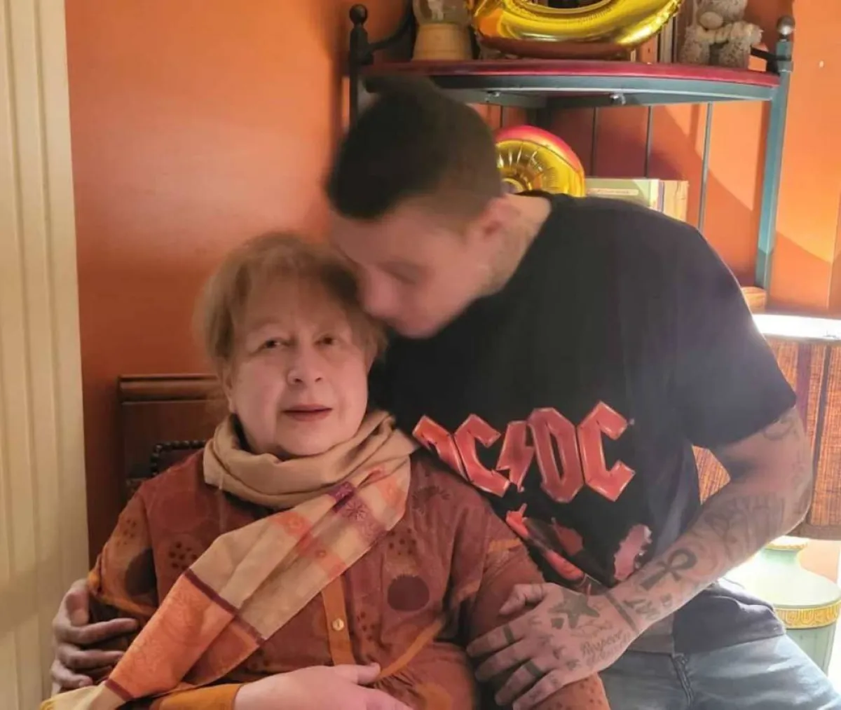 سمية الألفي وابنها أحمد الفيشاوي - الصورة من حسابه على انستغرام