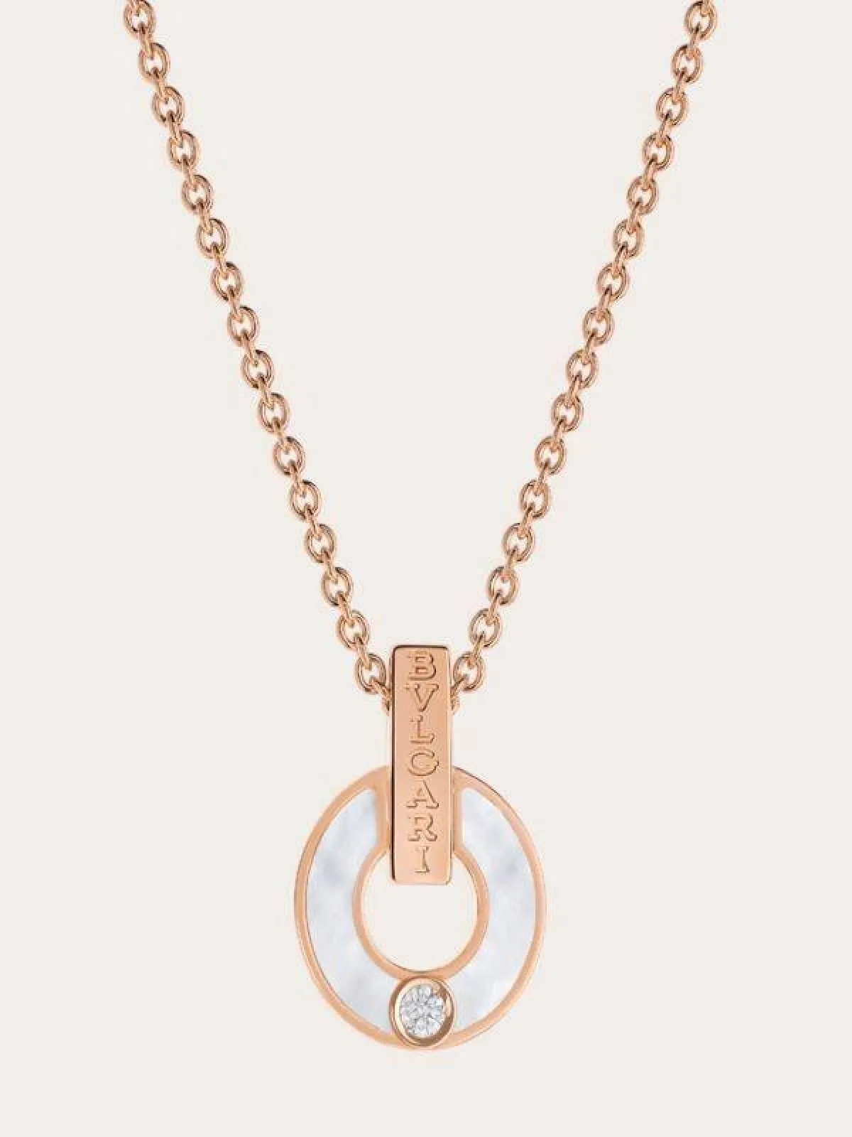 قلادة الدائرة المفرغة