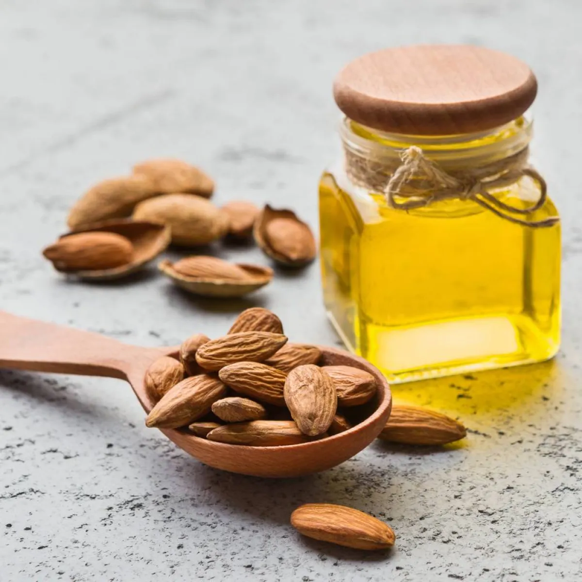 صورة لزيت الأركان واللوز