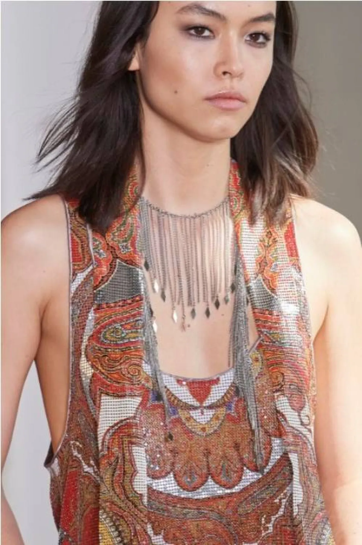 عقد مع شراشيب من إيترو  Etro