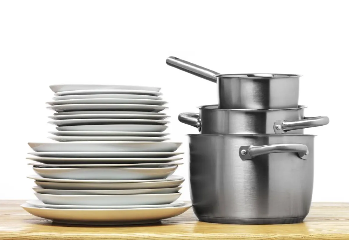 جلي الصحون والأواني