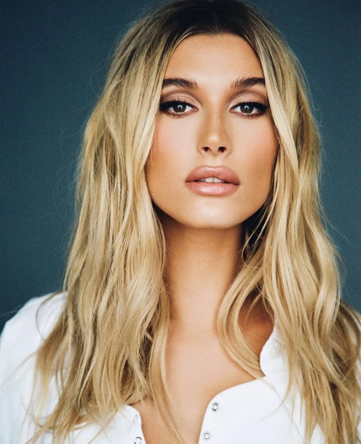 تسريحات شعر منسدلة من هايلي بيبر